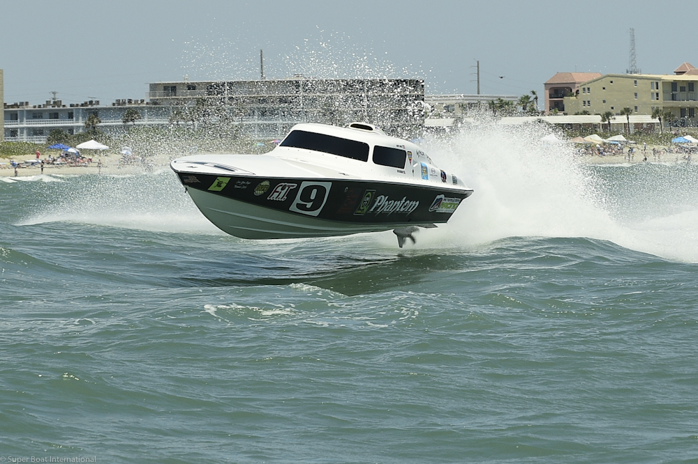 Amazing Wave Jumping Super Boats At The Cocoa Beach Grand Prix