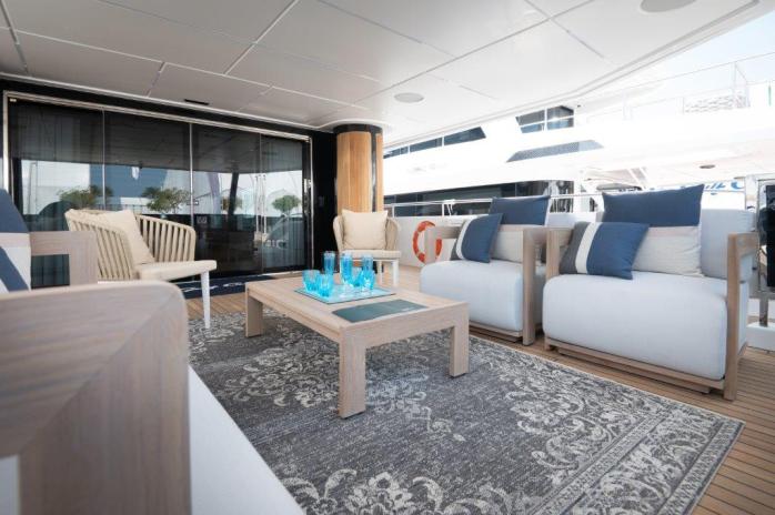 Majesty 111 Aft Deck Seating Area (Main Deck)
